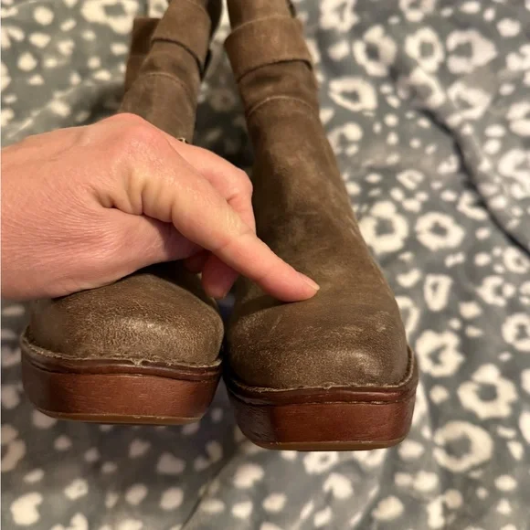 Born Hailey Platform Ankle Boots Like New - Picture 10 of 11